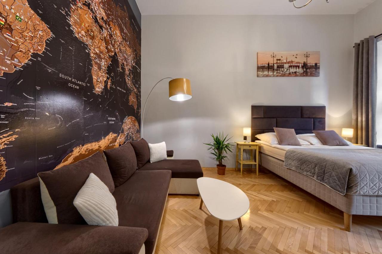 Comfortable Apartments In The Old Town Of Krasków Exteriör bild