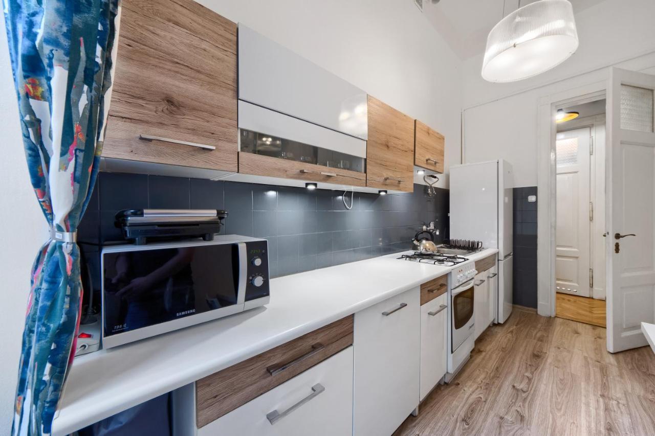 Comfortable Apartments In The Old Town Of Krasków Exteriör bild