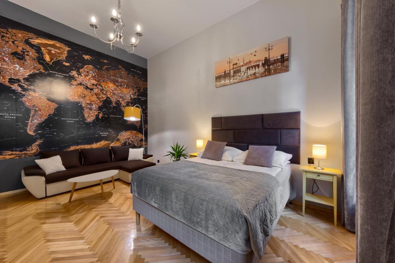 Comfortable Apartments In The Old Town Of Krasków Exteriör bild
