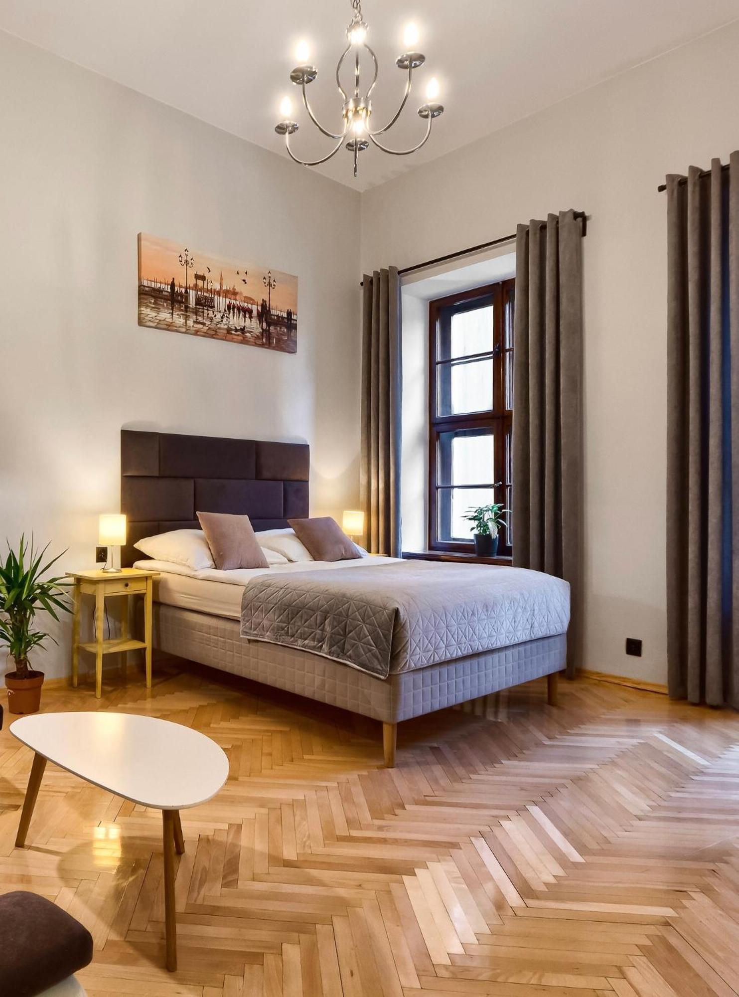 Comfortable Apartments In The Old Town Of Krasków Exteriör bild